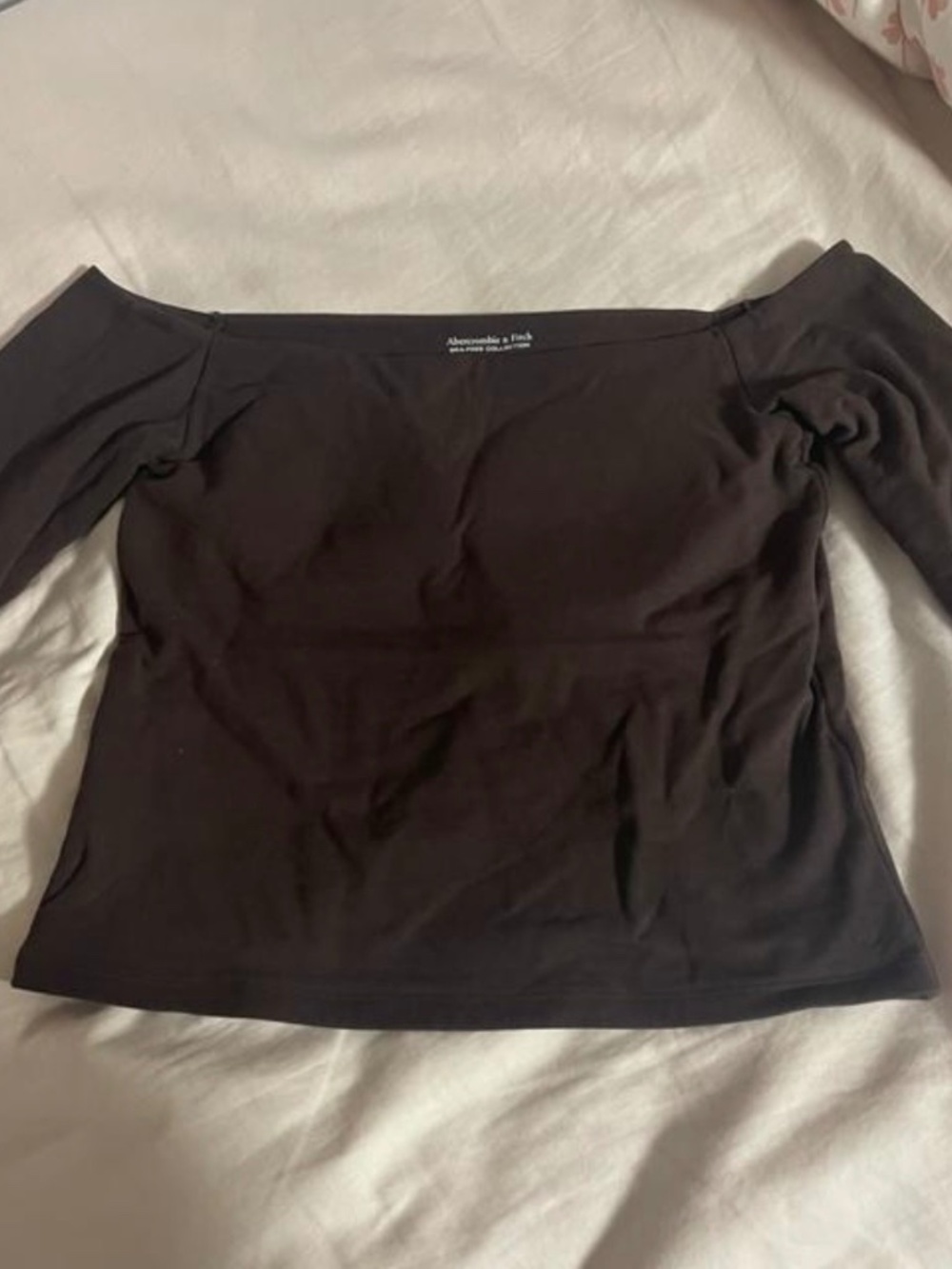 Bra- Free Off- The shoulder solid long sleeve Top